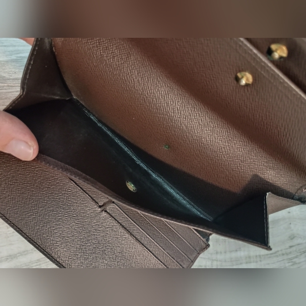 Louis Vuitton Damier Ebene Sarah Wallet - Picture 10 of 15